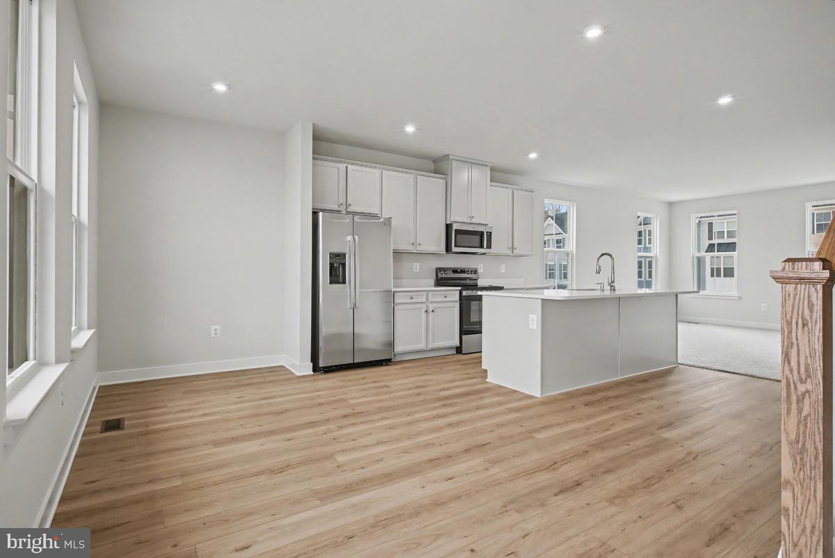 COURTHOUSE COMMONS - Residential Lease