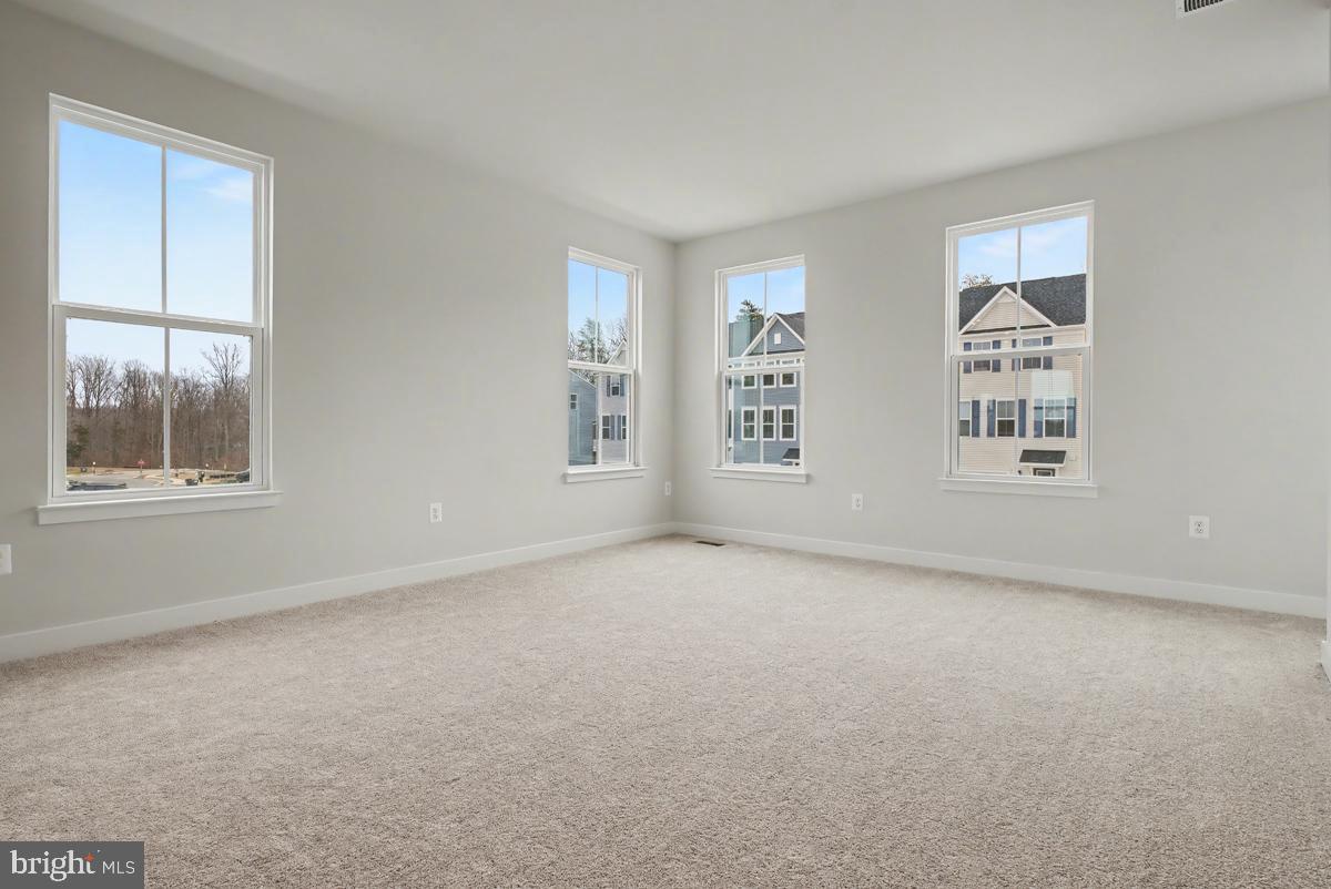 COURTHOUSE COMMONS - Residential Lease