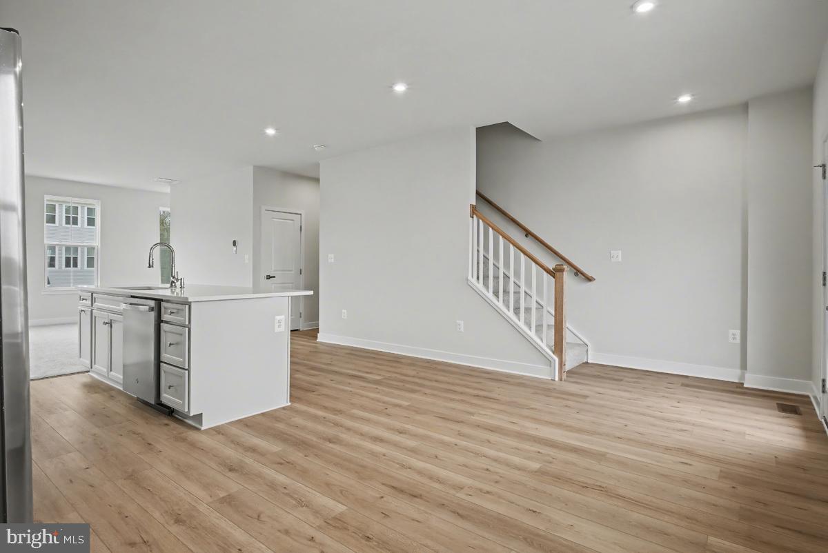 COURTHOUSE COMMONS - Residential Lease