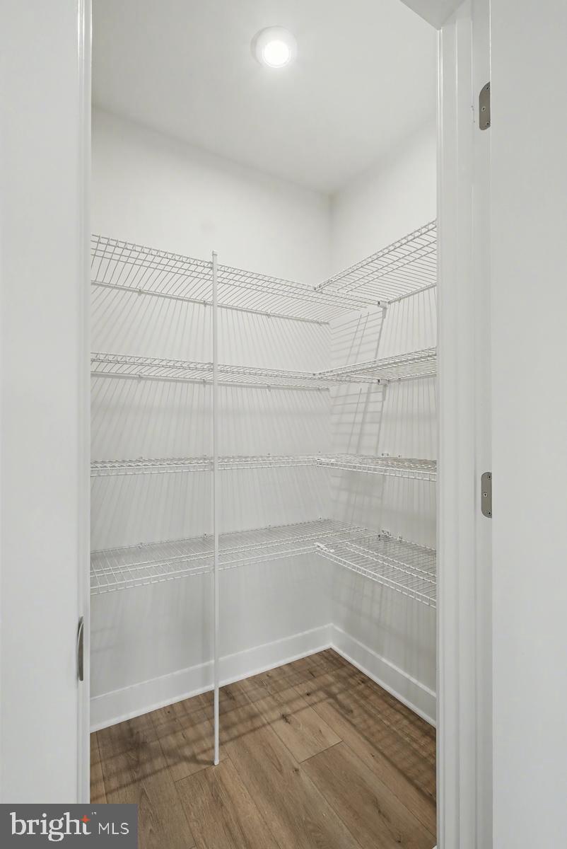 COURTHOUSE COMMONS - Residential Lease