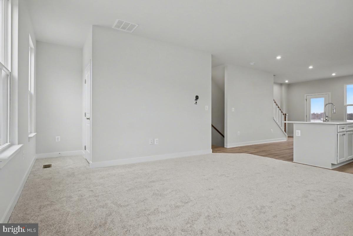 COURTHOUSE COMMONS - Residential Lease