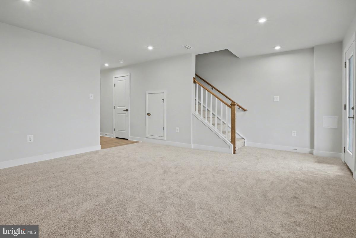 COURTHOUSE COMMONS - Residential Lease