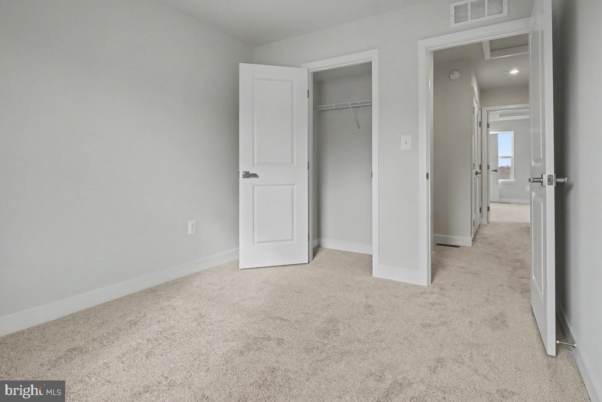 COURTHOUSE COMMONS - Residential Lease