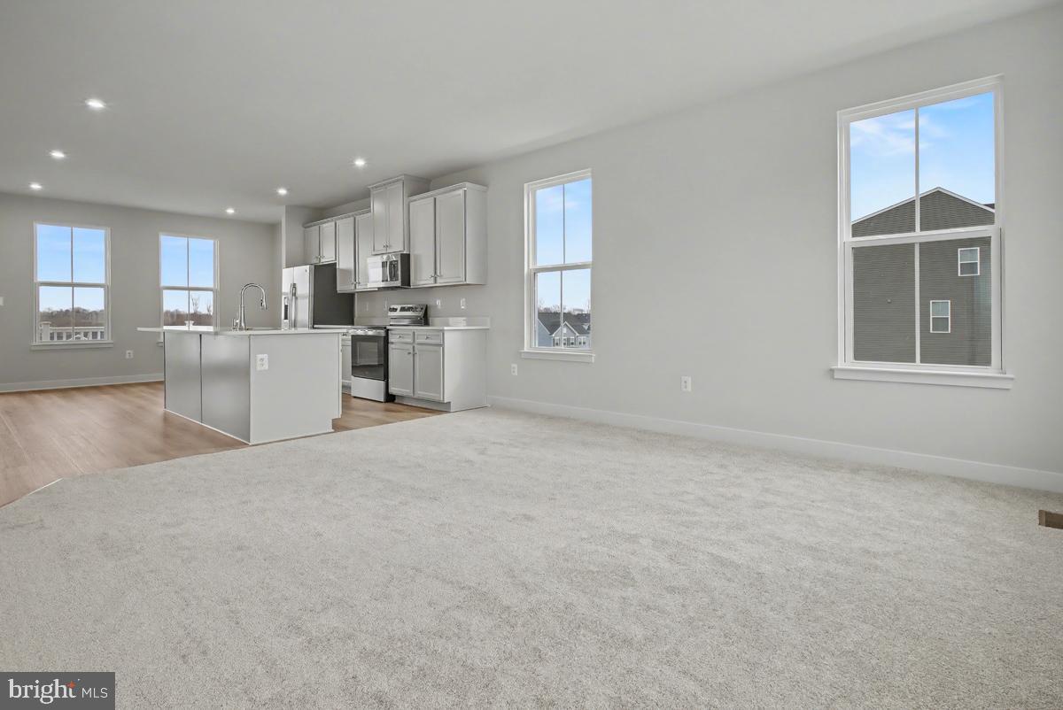 COURTHOUSE COMMONS - Residential Lease