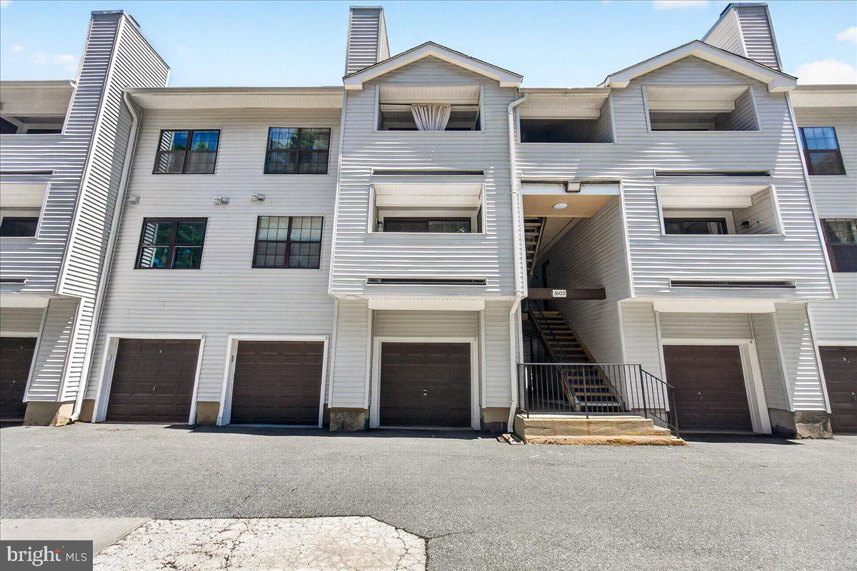 1603 CARRIAGE HOUSE TERRACE 1603-D