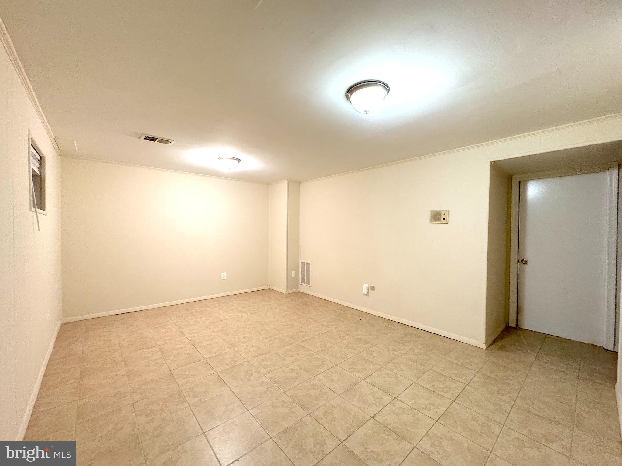 DEEPWOOD - Residential Lease