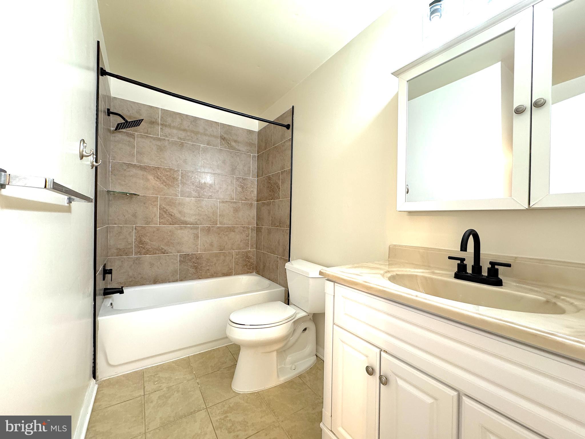 DEEPWOOD - Residential Lease