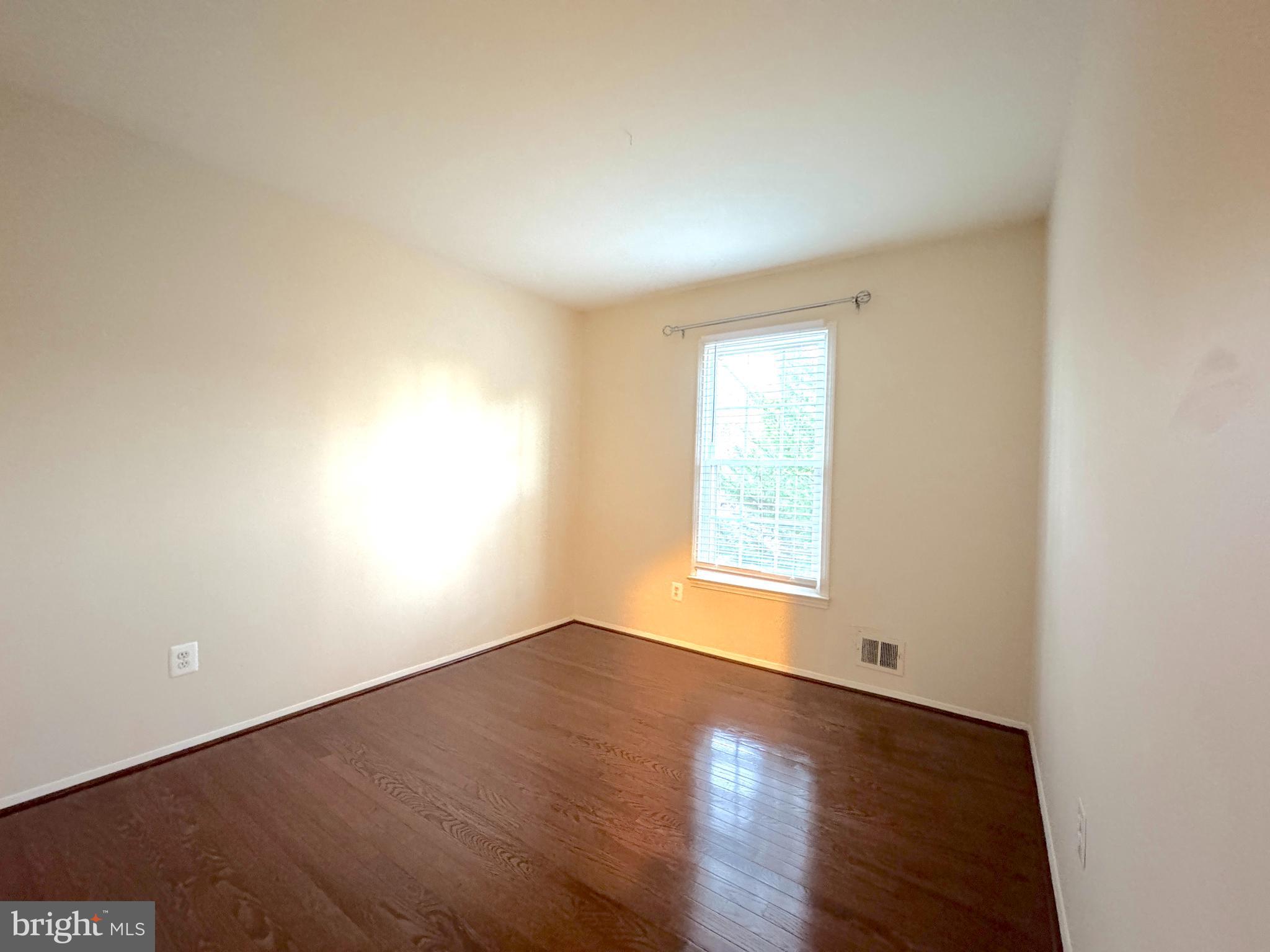 DEEPWOOD - Residential Lease