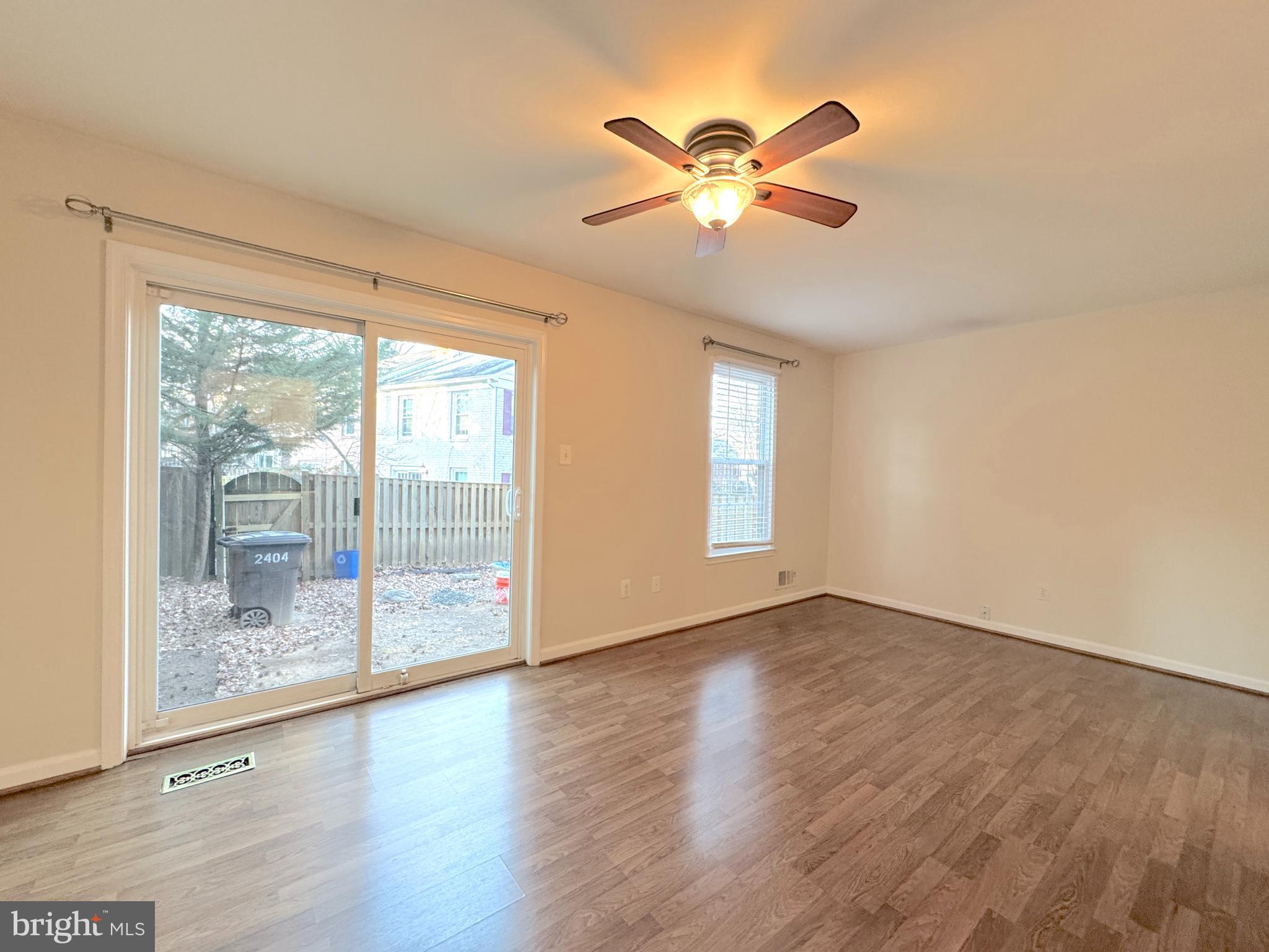 DEEPWOOD - Residential Lease