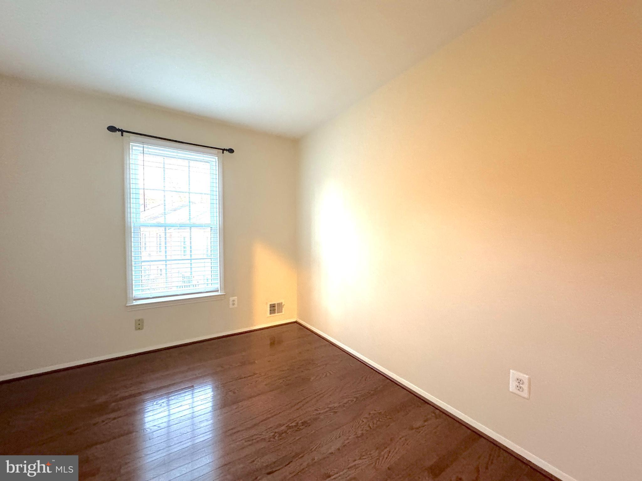 DEEPWOOD - Residential Lease