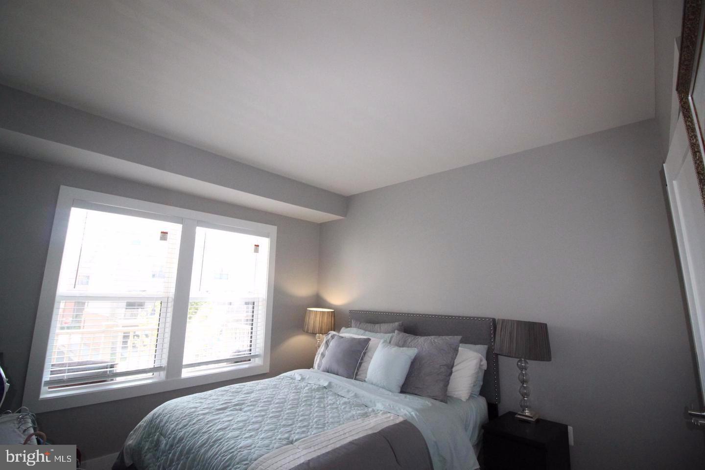 ONE LOUDOUN - Residential