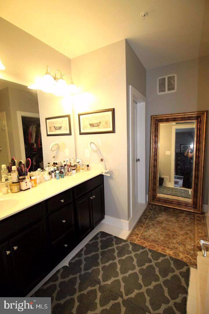 ONE LOUDOUN - Residential