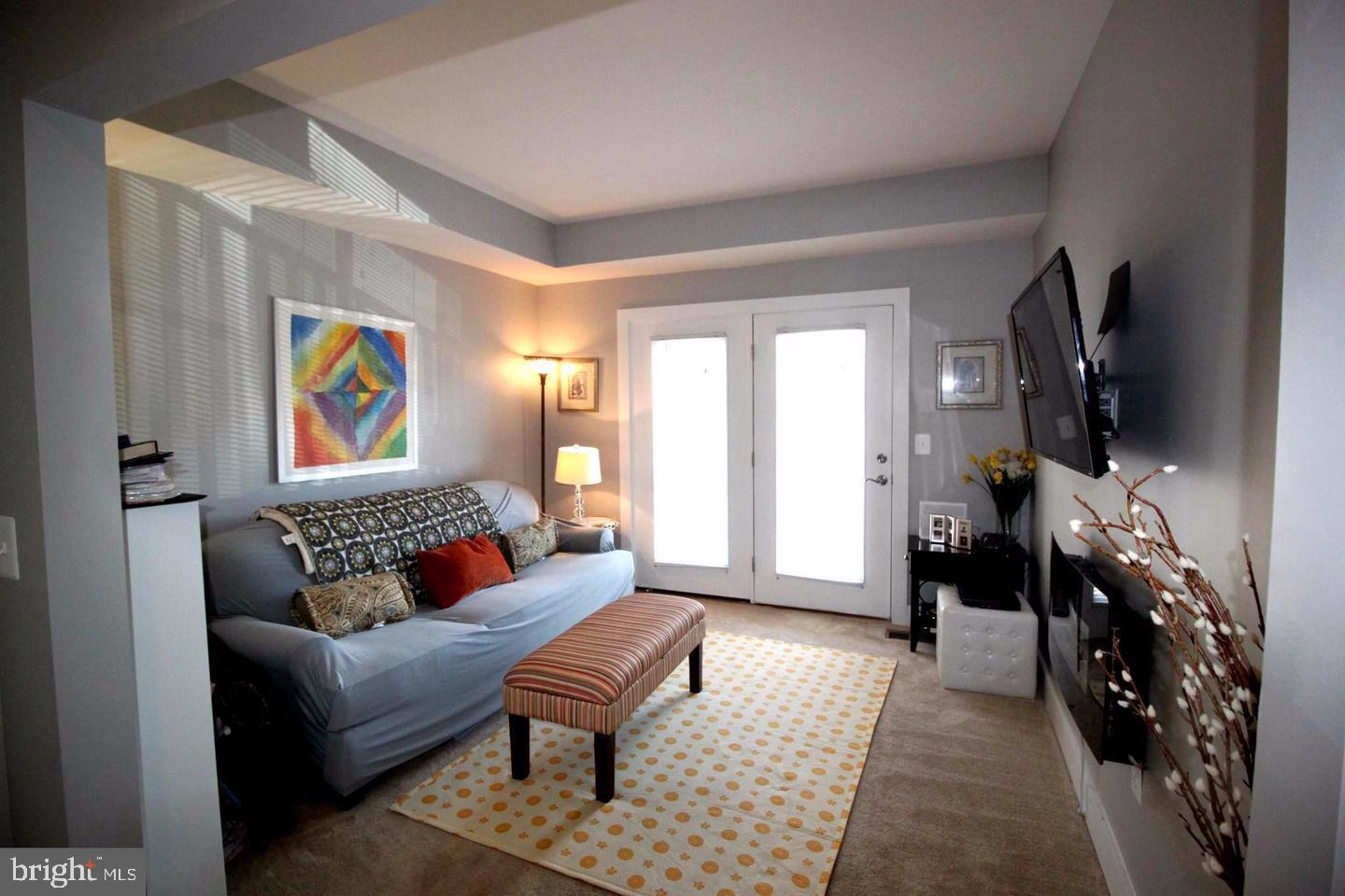 ONE LOUDOUN - Residential