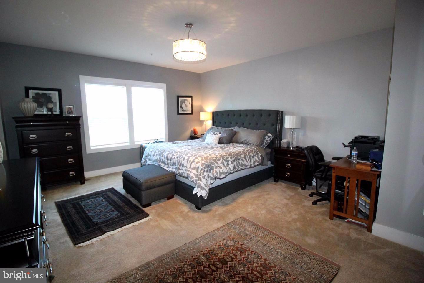 ONE LOUDOUN - Residential