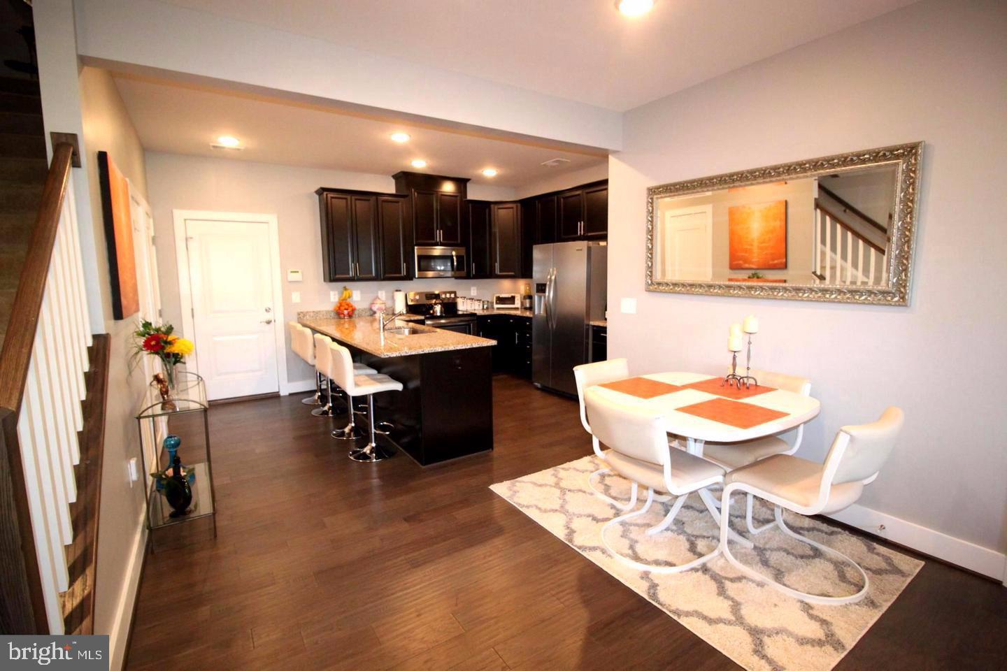 ONE LOUDOUN - Residential