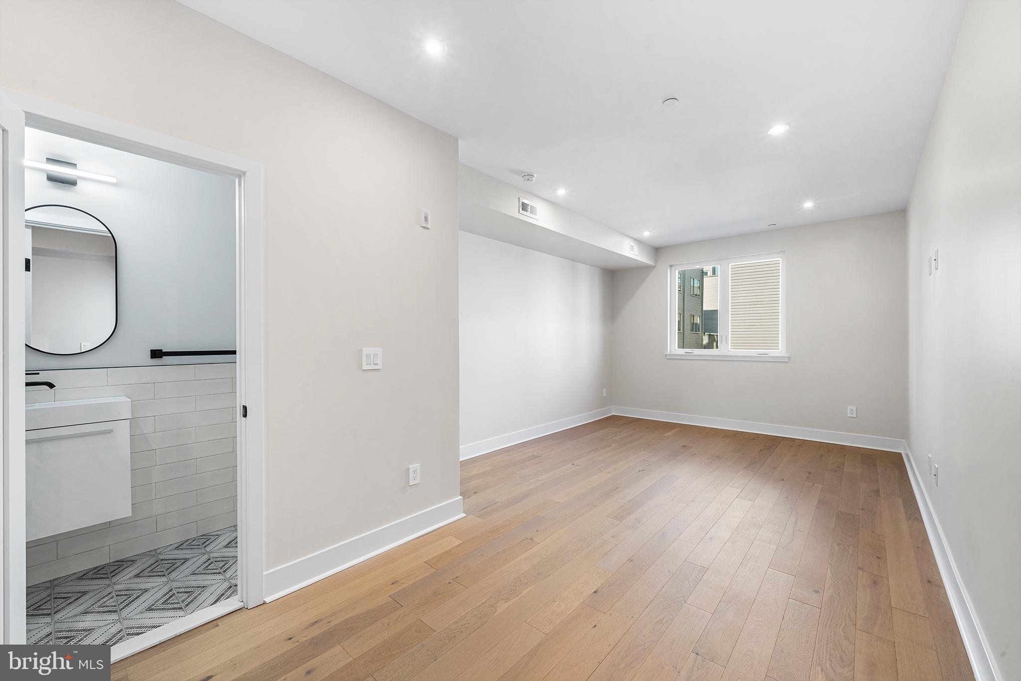 OLDE KENSINGTON - Residential Lease