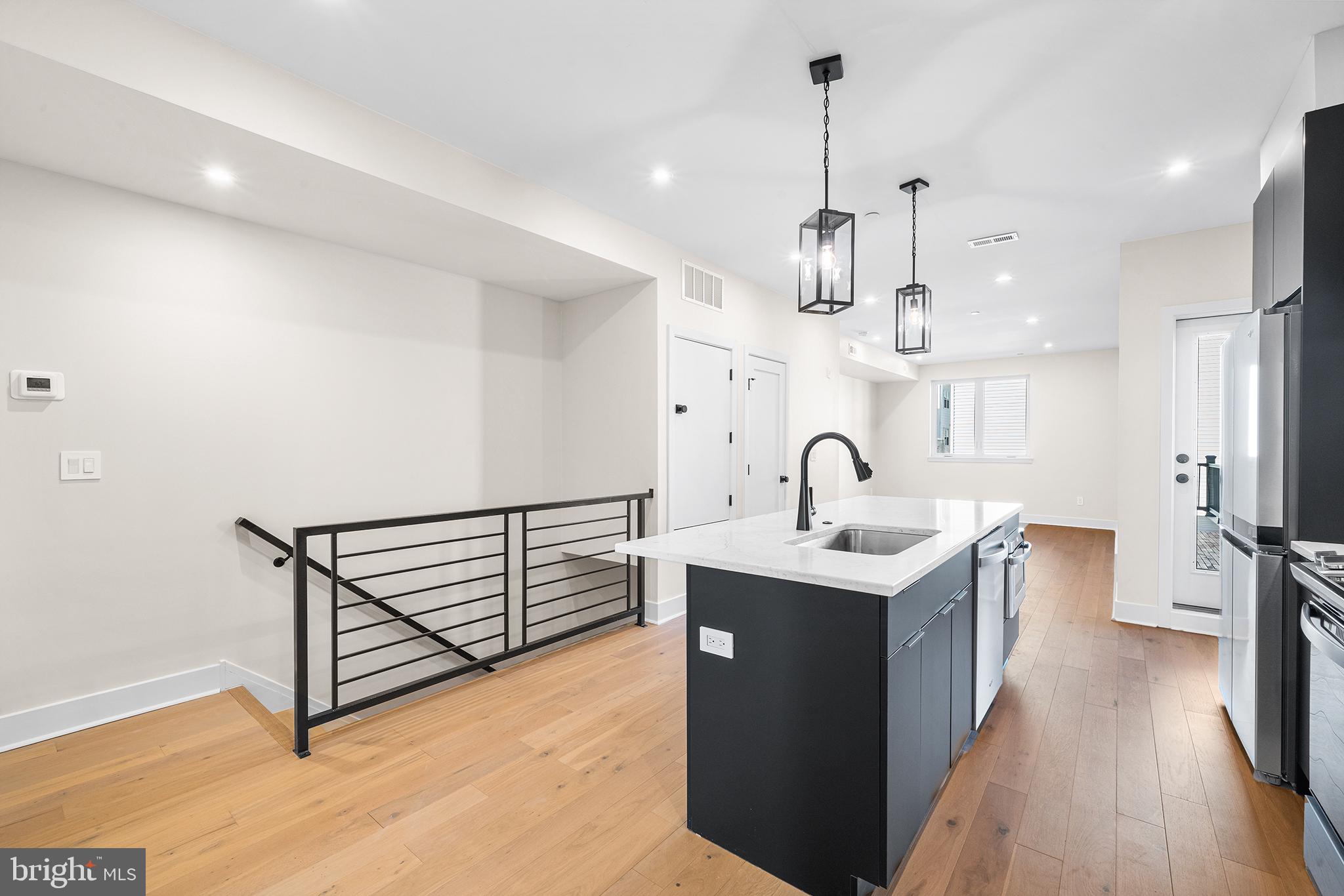 OLDE KENSINGTON - Residential Lease