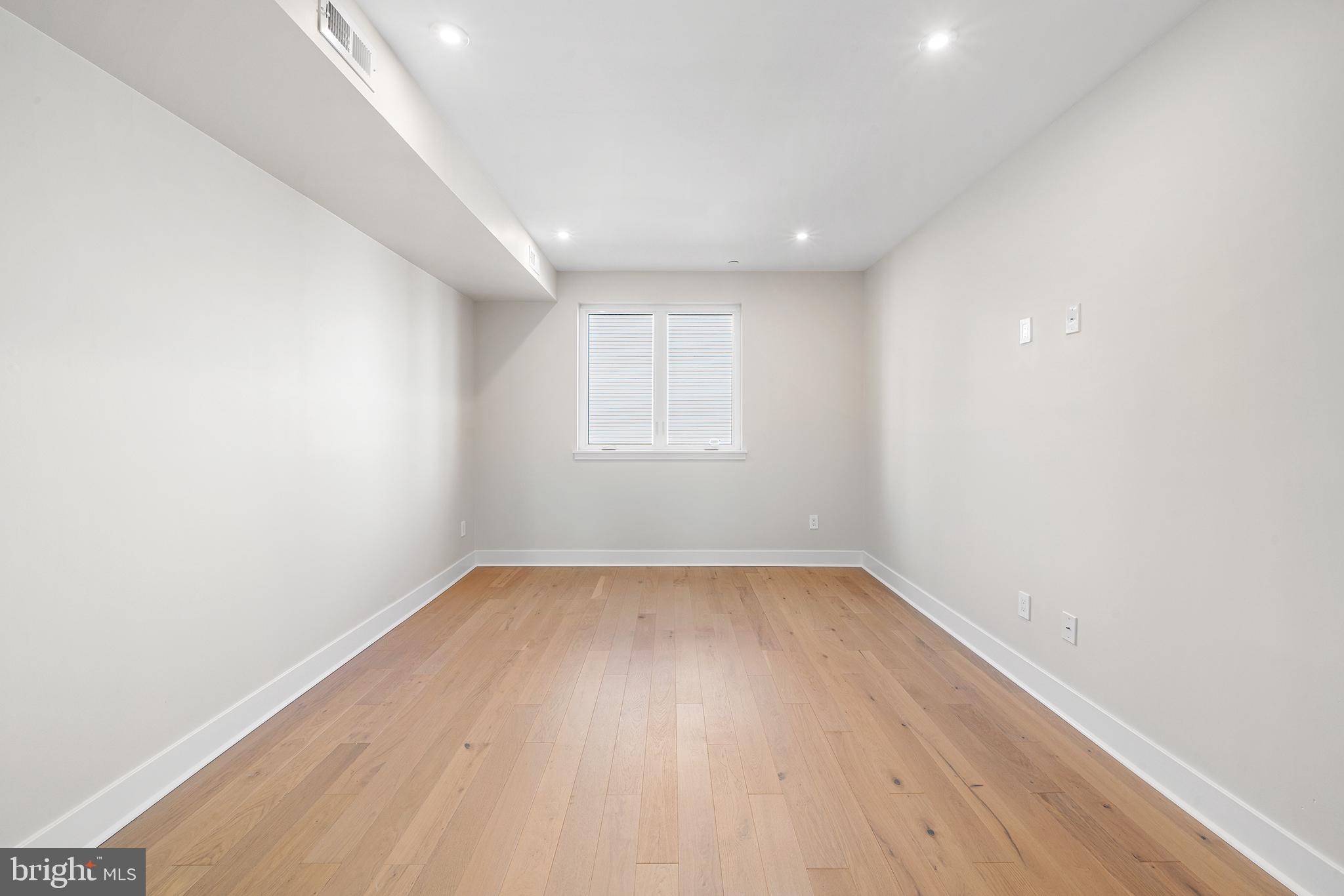 OLDE KENSINGTON - Residential Lease