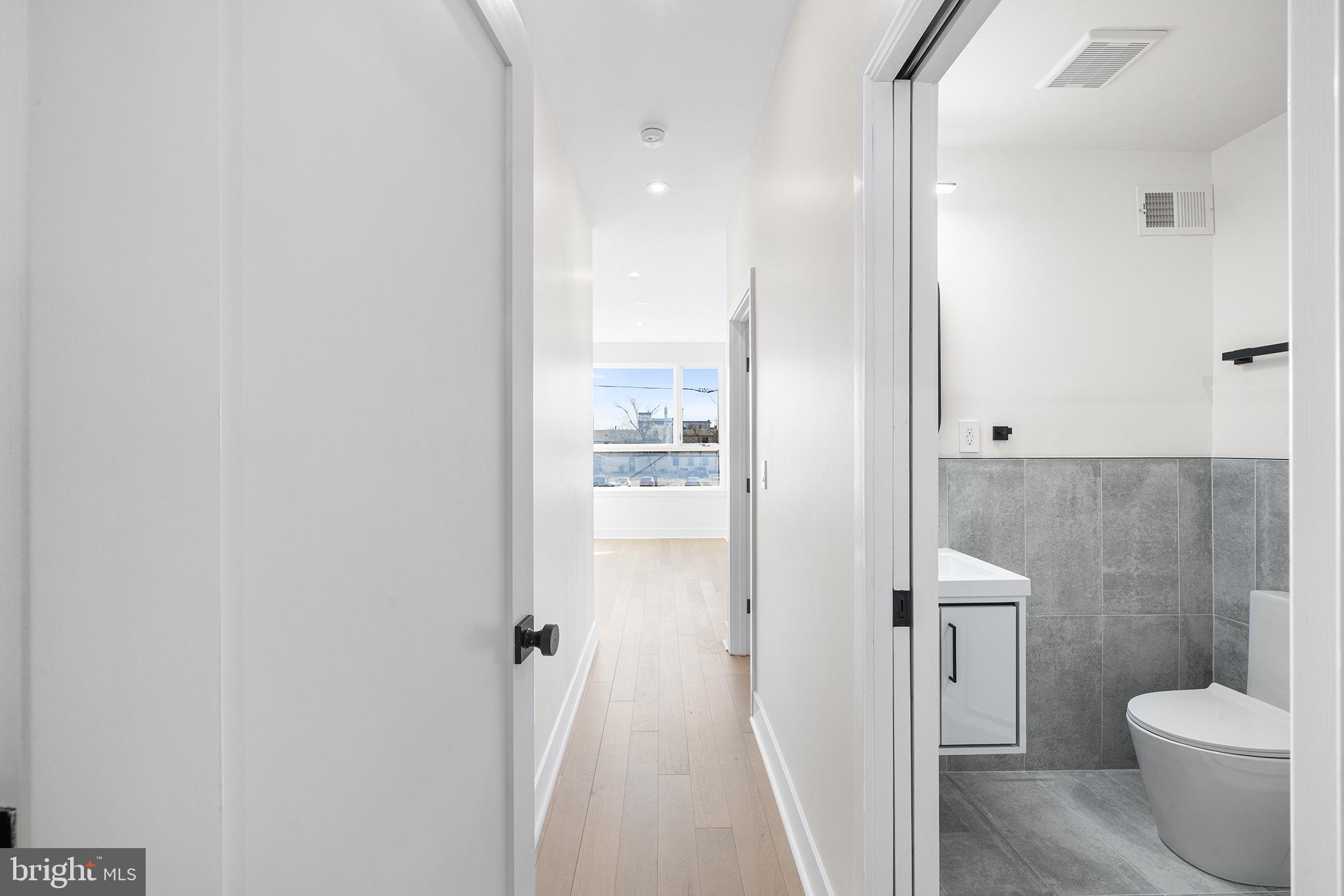 OLDE KENSINGTON - Residential Lease