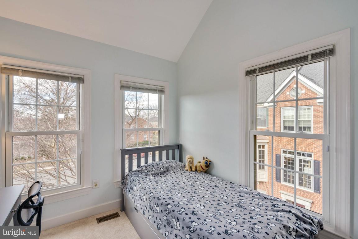 BALLSTON CREST - Residential