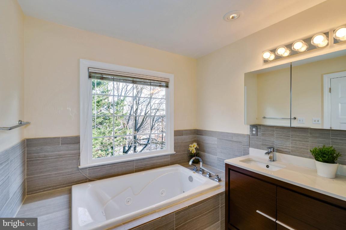 BALLSTON CREST - Residential