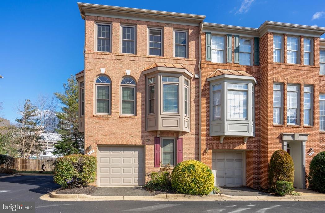 BALLSTON CREST - Residential