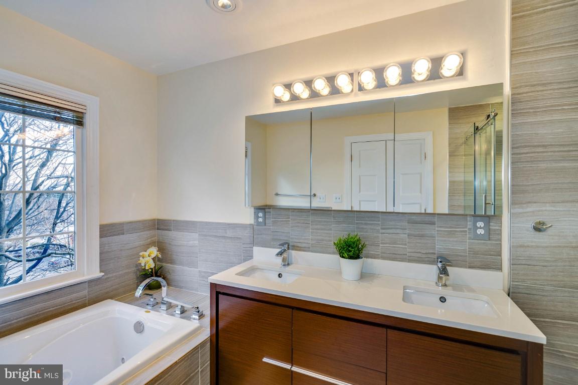 BALLSTON CREST - Residential