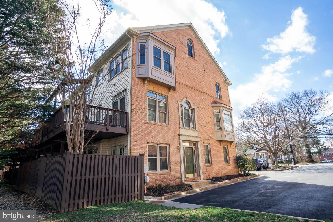 BALLSTON CREST - Residential