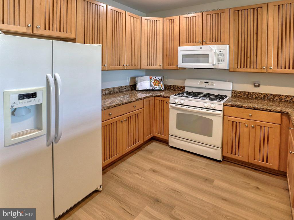 GRANDE AT CANAL POINTE - Residential