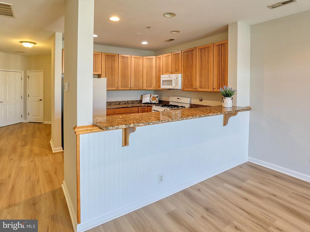 GRANDE AT CANAL POINTE - Residential