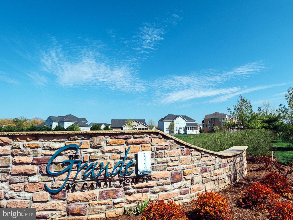GRANDE AT CANAL POINTE - Residential
