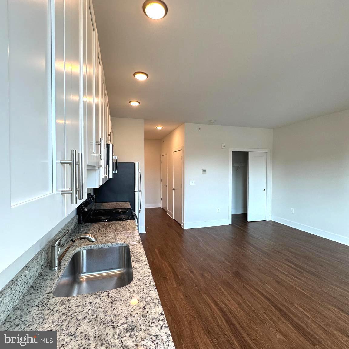BROMO ARTS DISTRICT - Residential Lease