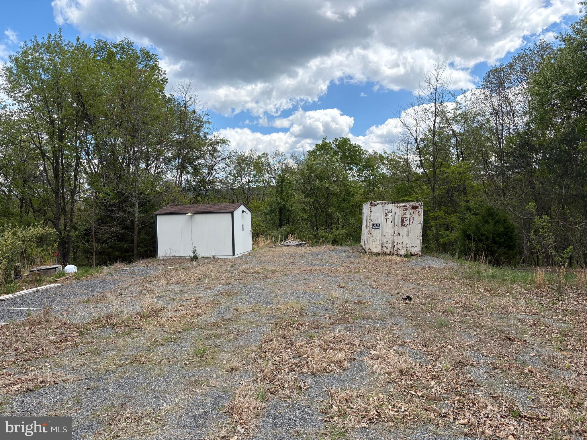 CABIN ON THE MOUNTAIN - Land