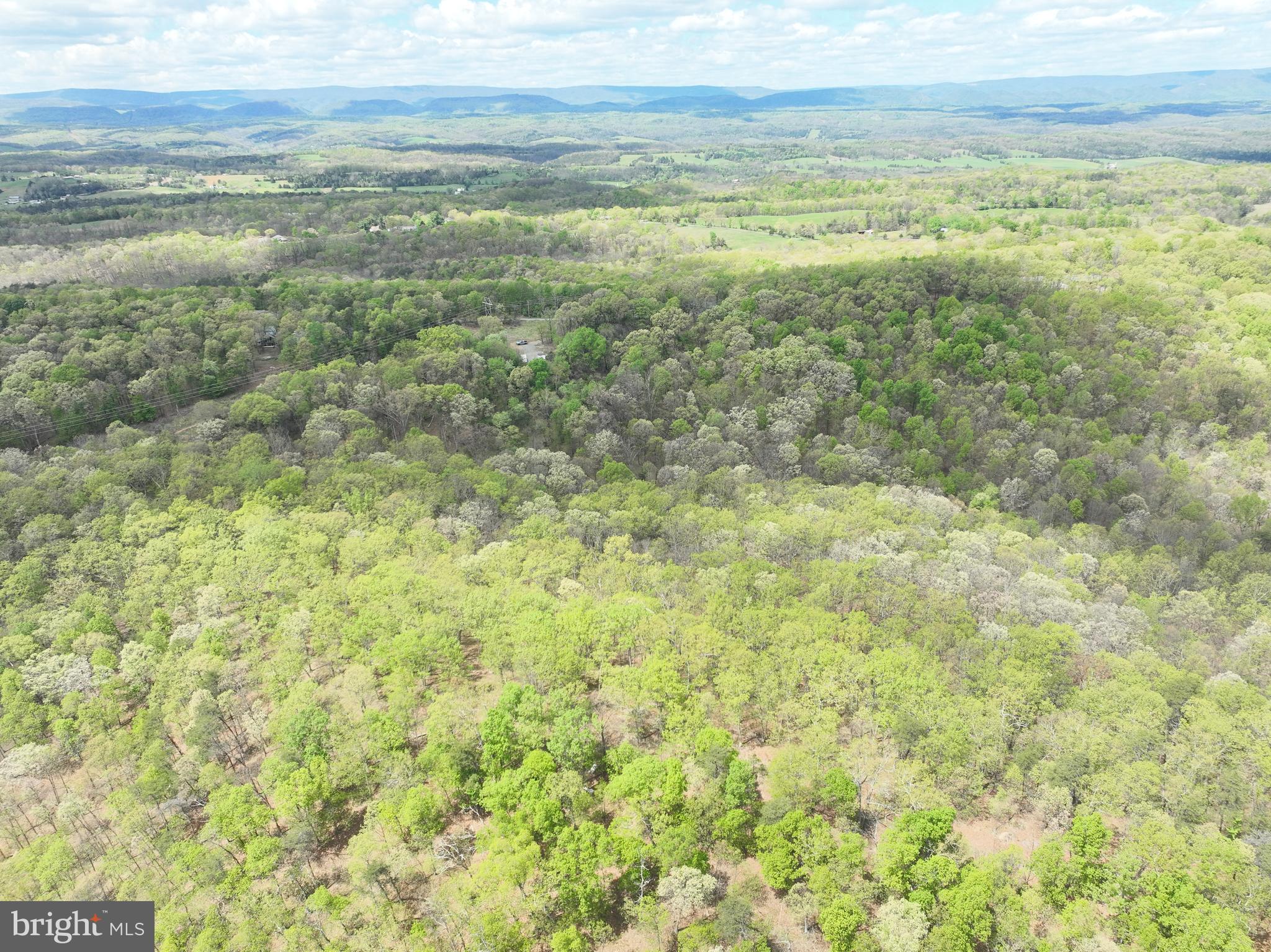 CABIN ON THE MOUNTAIN - Land