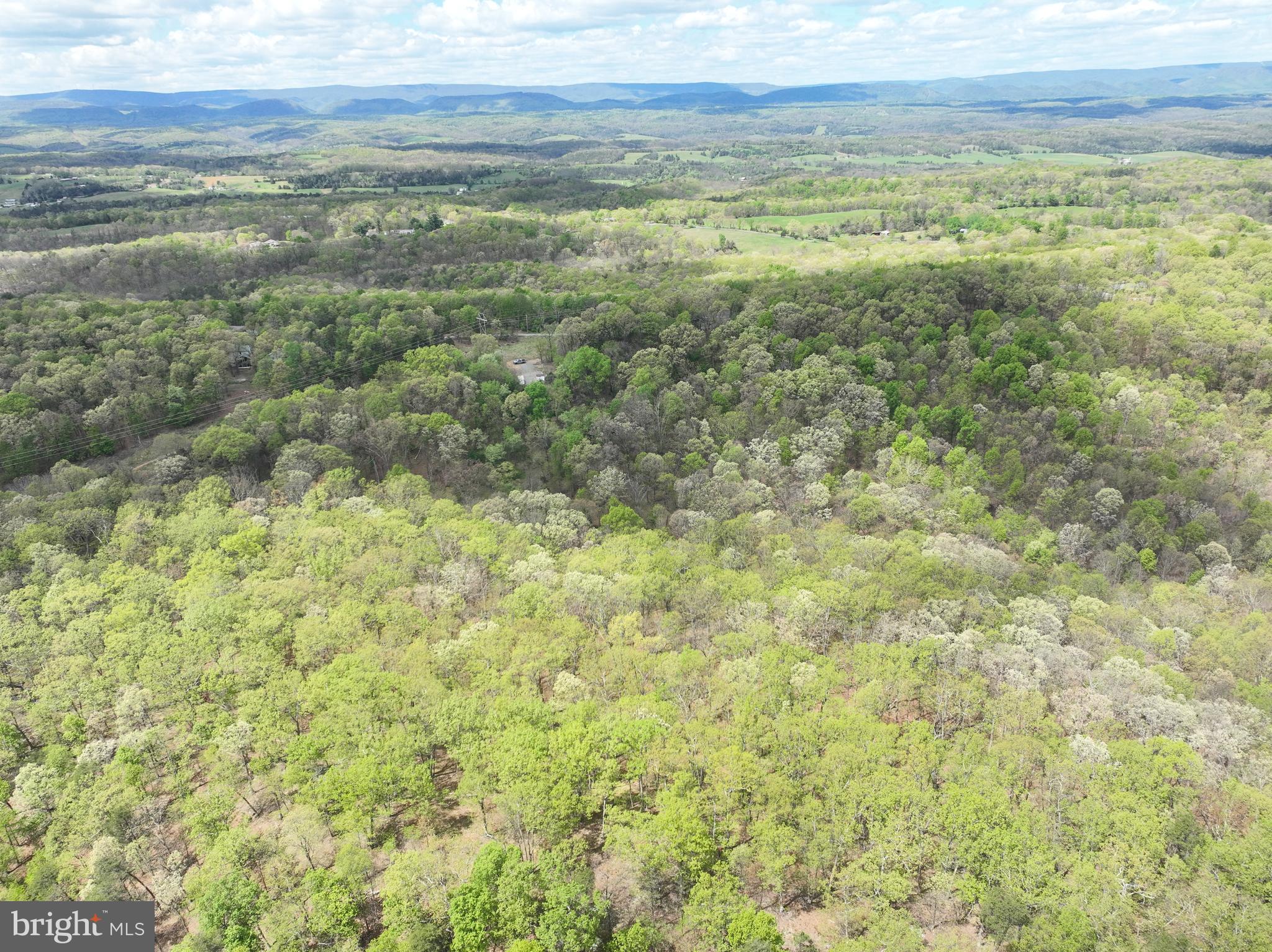 CABIN ON THE MOUNTAIN - Land