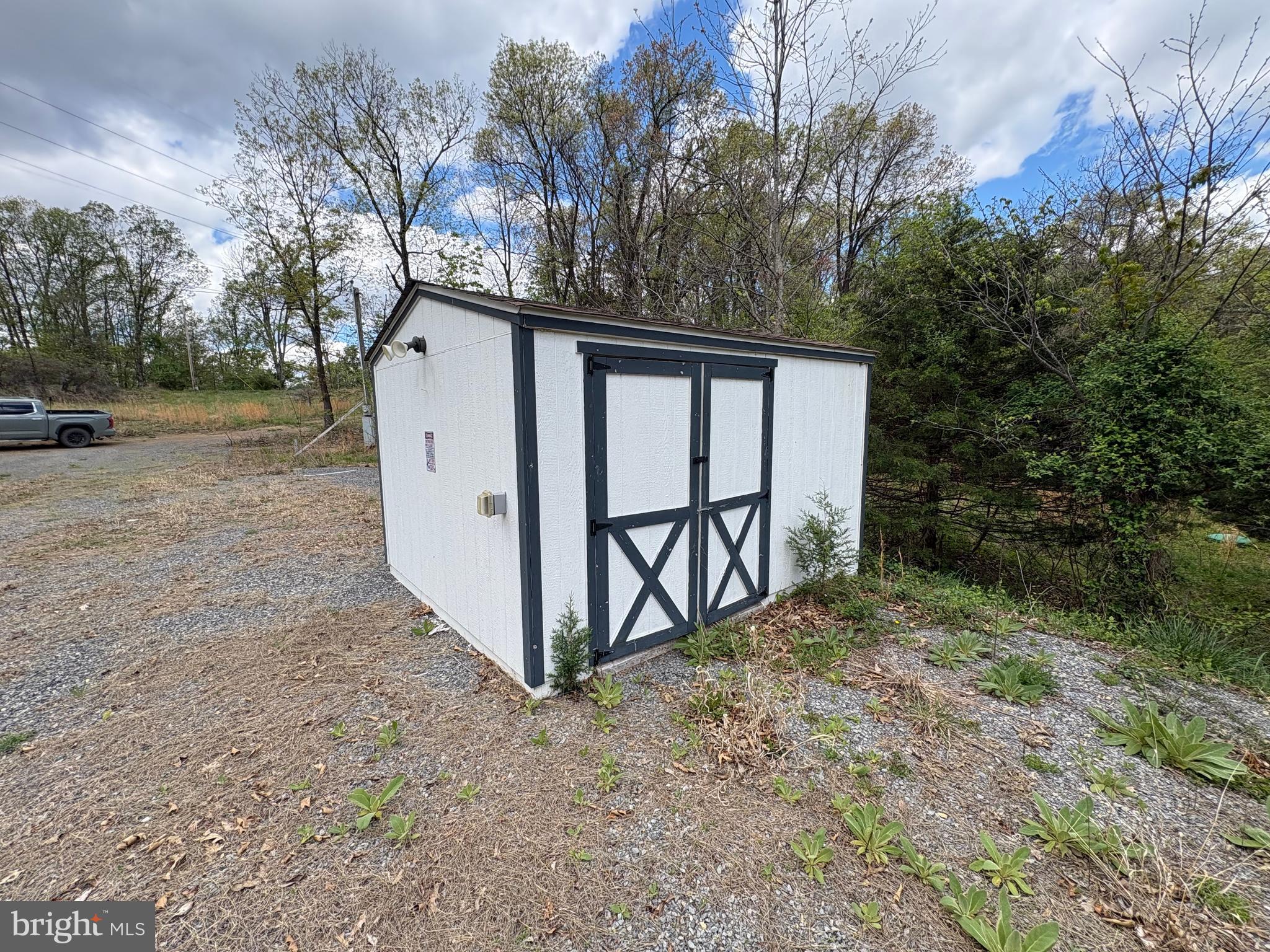 CABIN ON THE MOUNTAIN - Land
