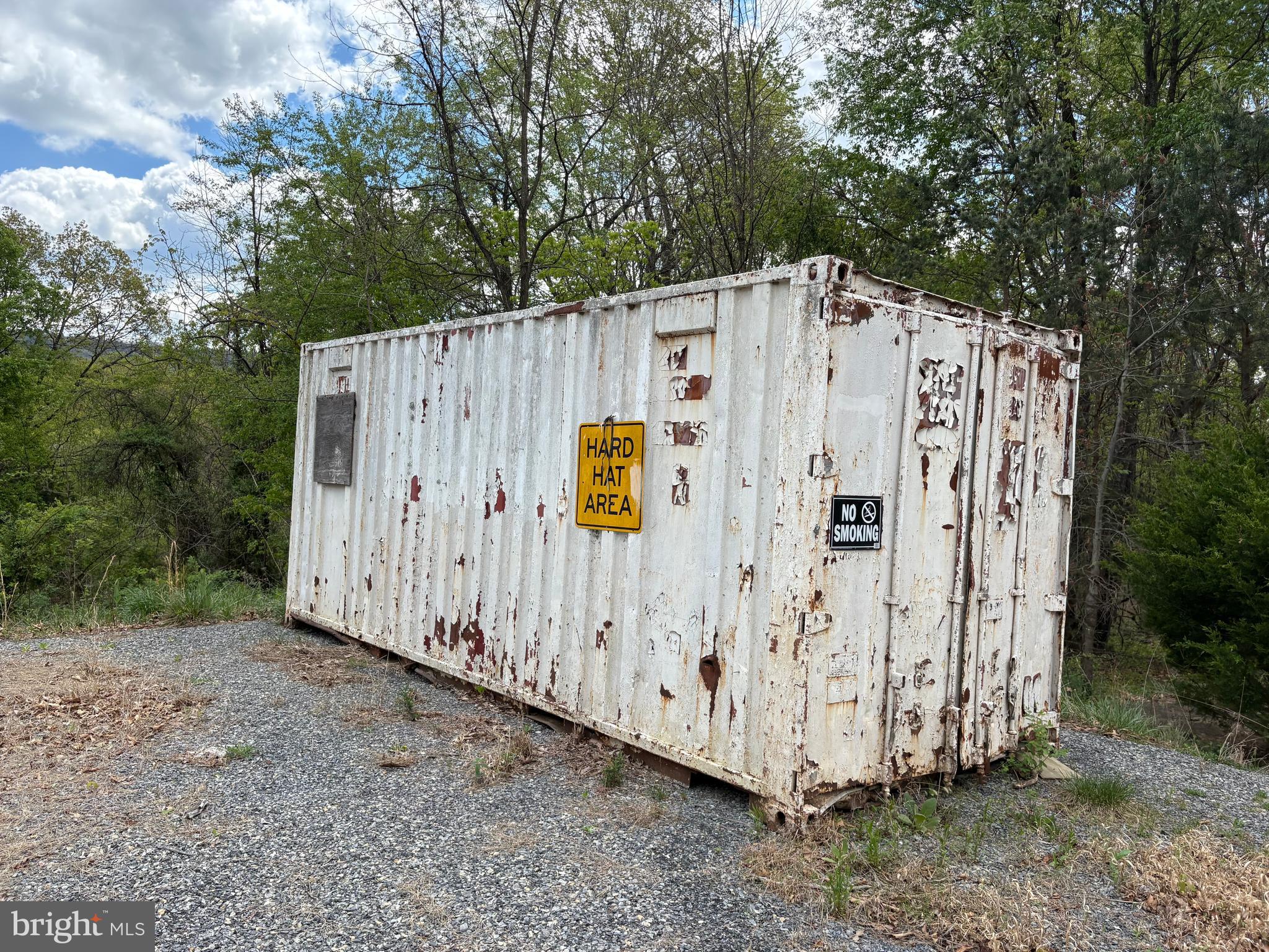 CABIN ON THE MOUNTAIN - Land