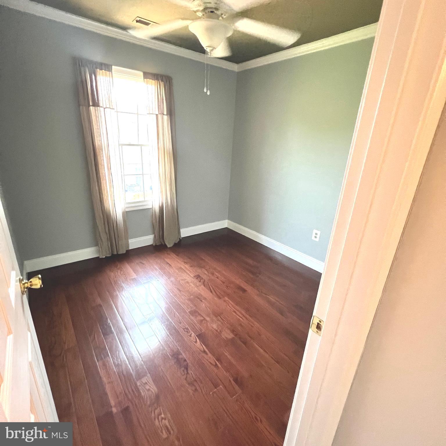 LONGSTREET COMMONS - Residential Lease