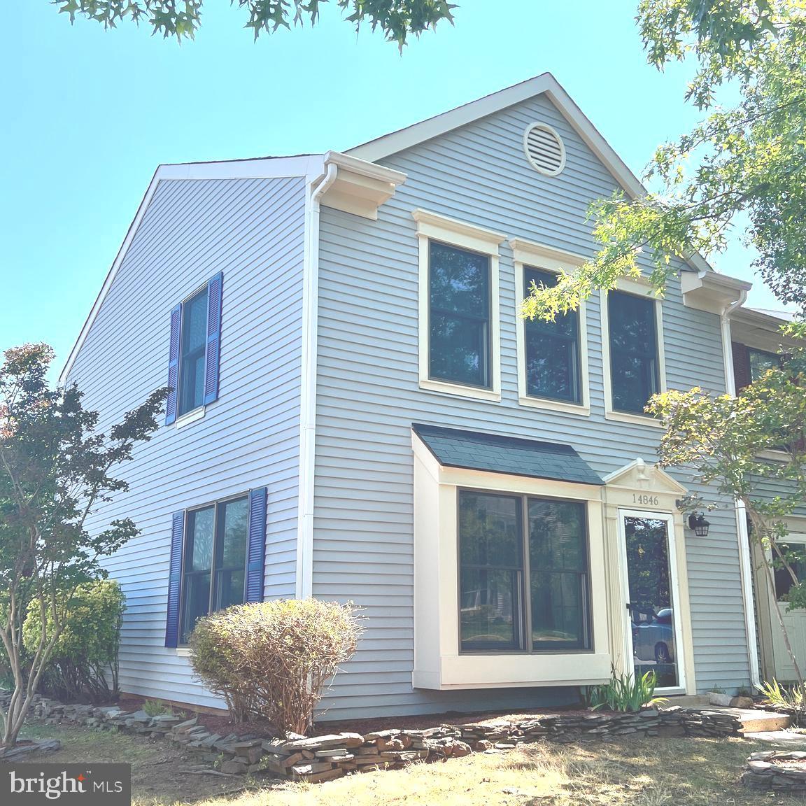 LONGSTREET COMMONS - Residential Lease