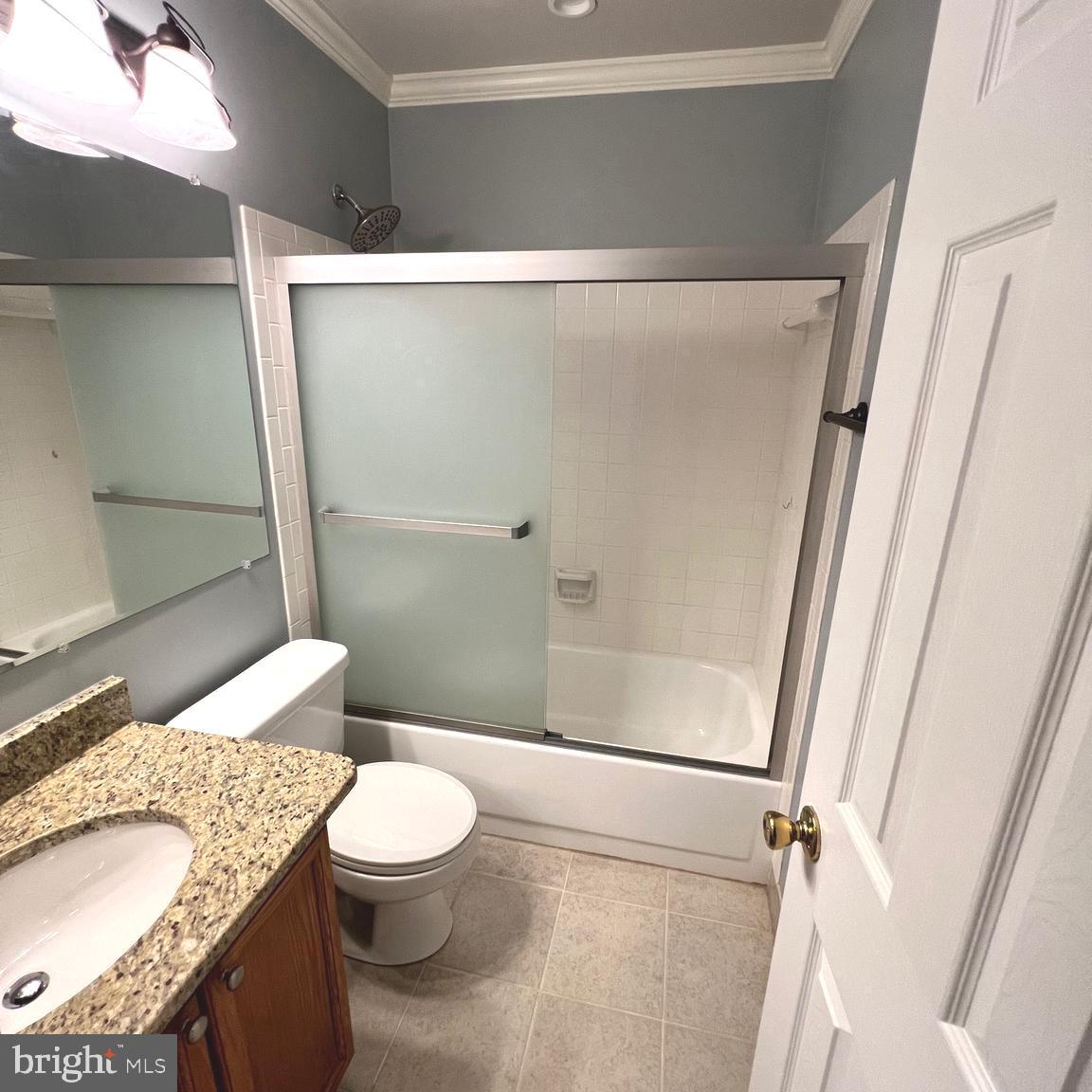 LONGSTREET COMMONS - Residential Lease