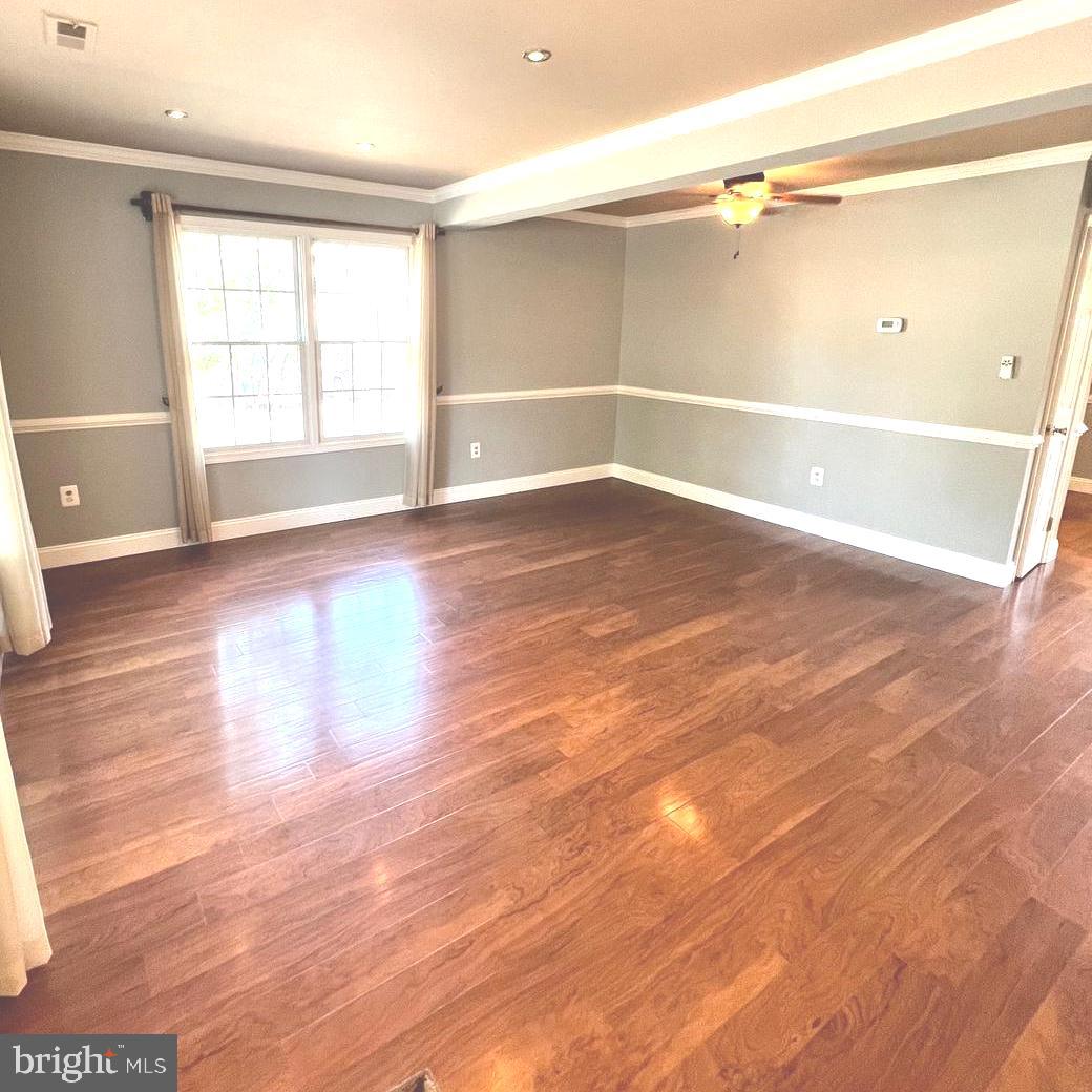 LONGSTREET COMMONS - Residential Lease