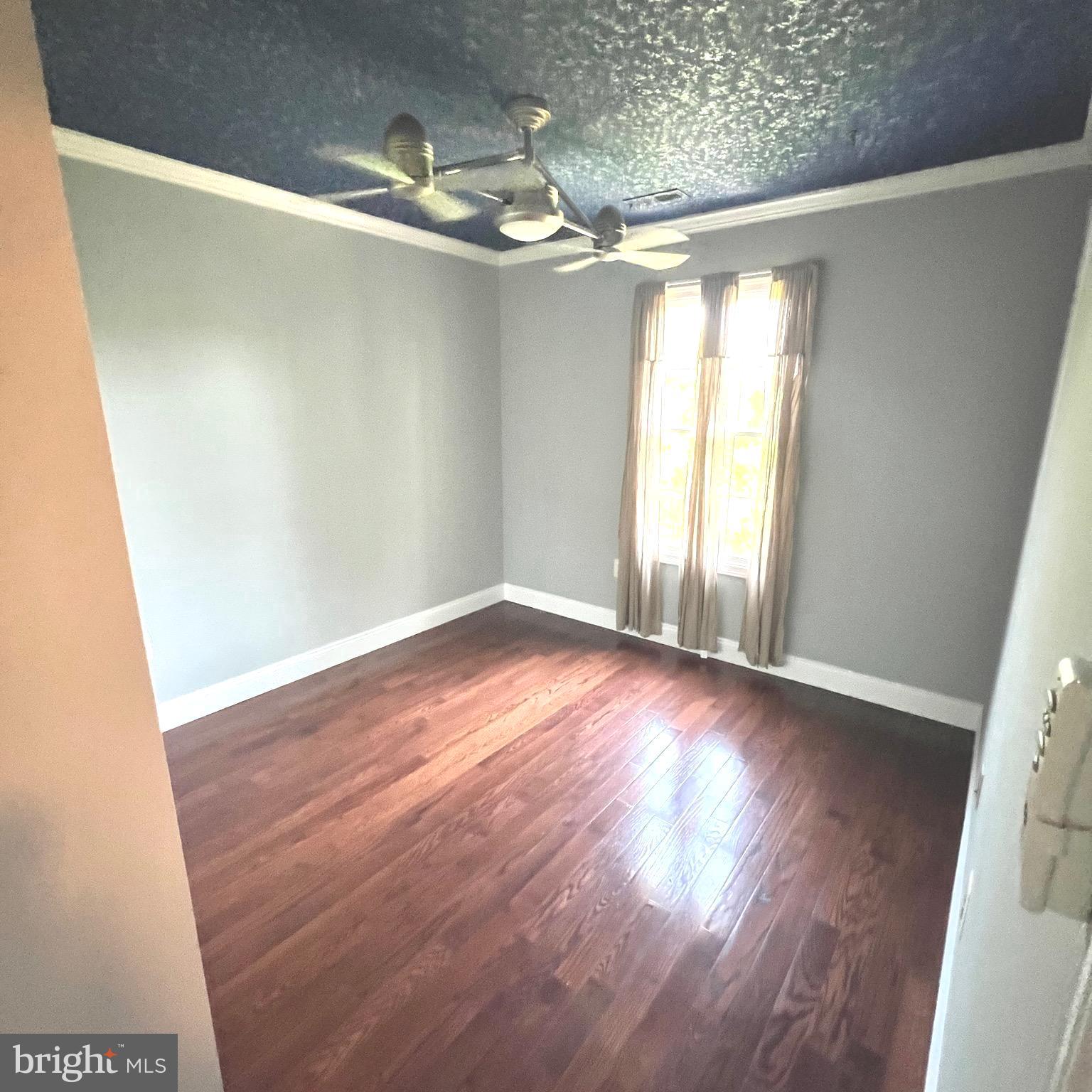 LONGSTREET COMMONS - Residential Lease