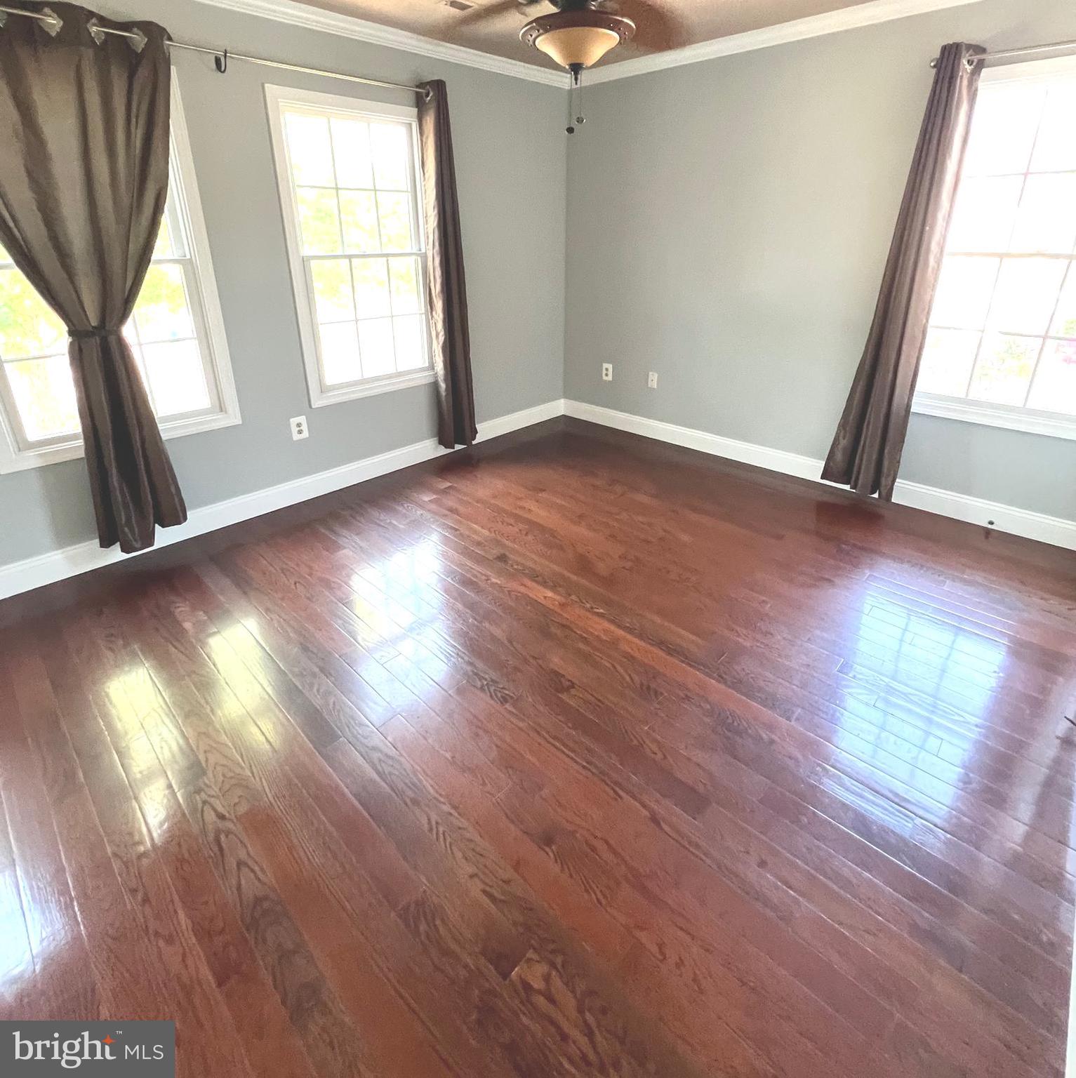 LONGSTREET COMMONS - Residential Lease