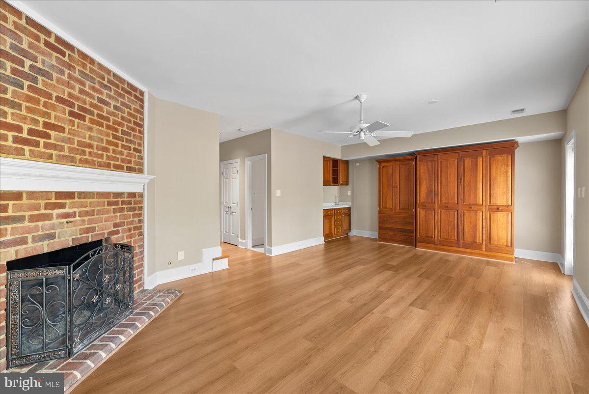 KINGS MANOR SCOTTS - Residential