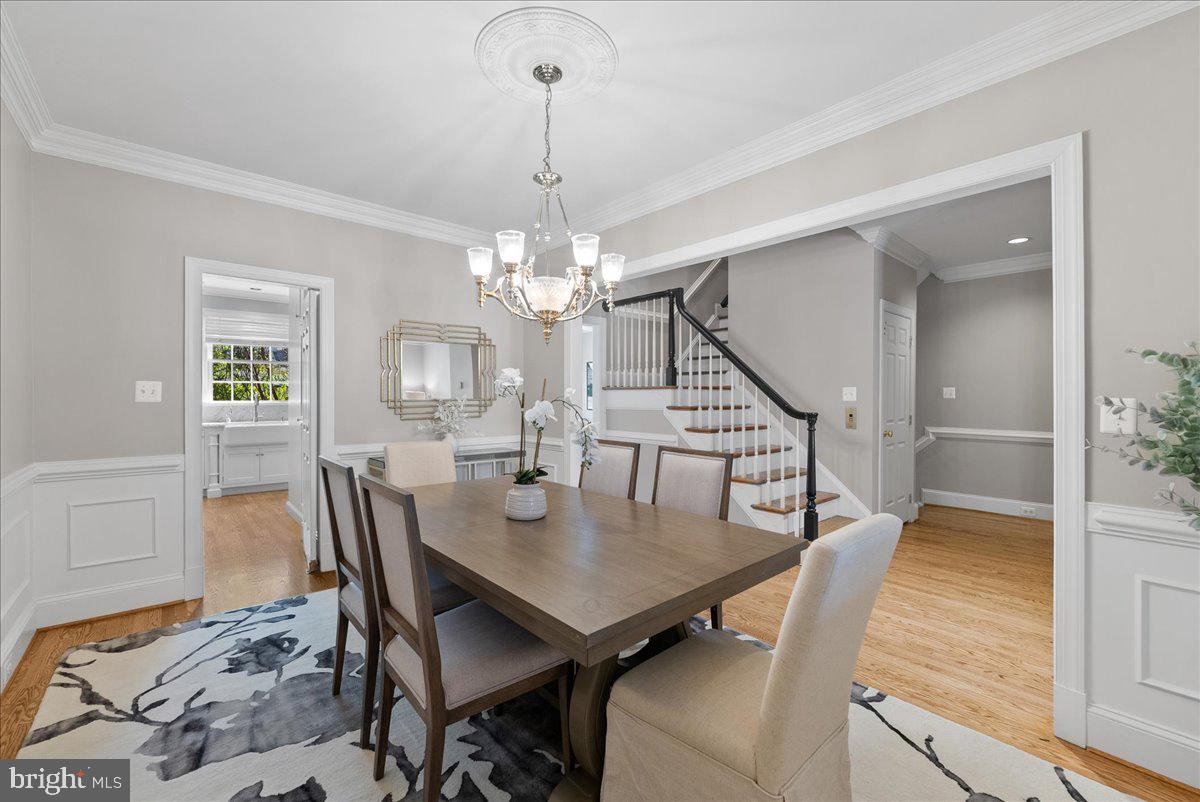 1113 KENSINGTON ROAD