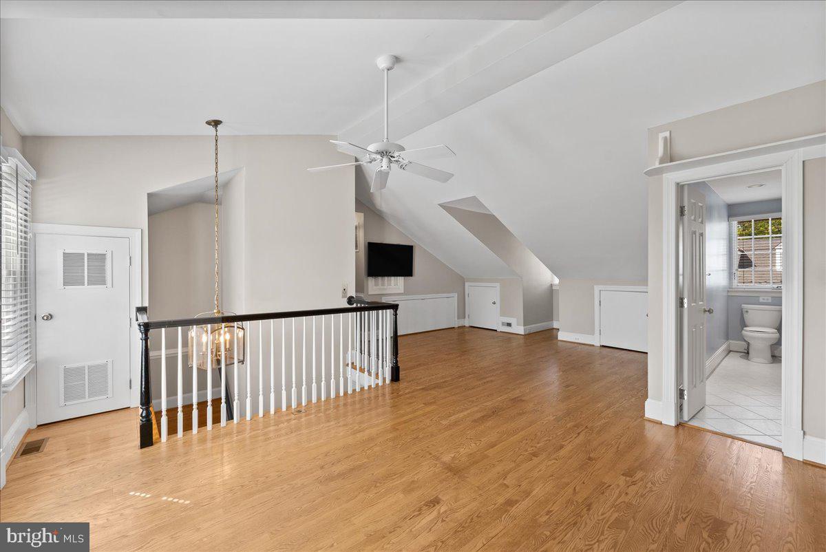 KINGS MANOR SCOTTS - Residential