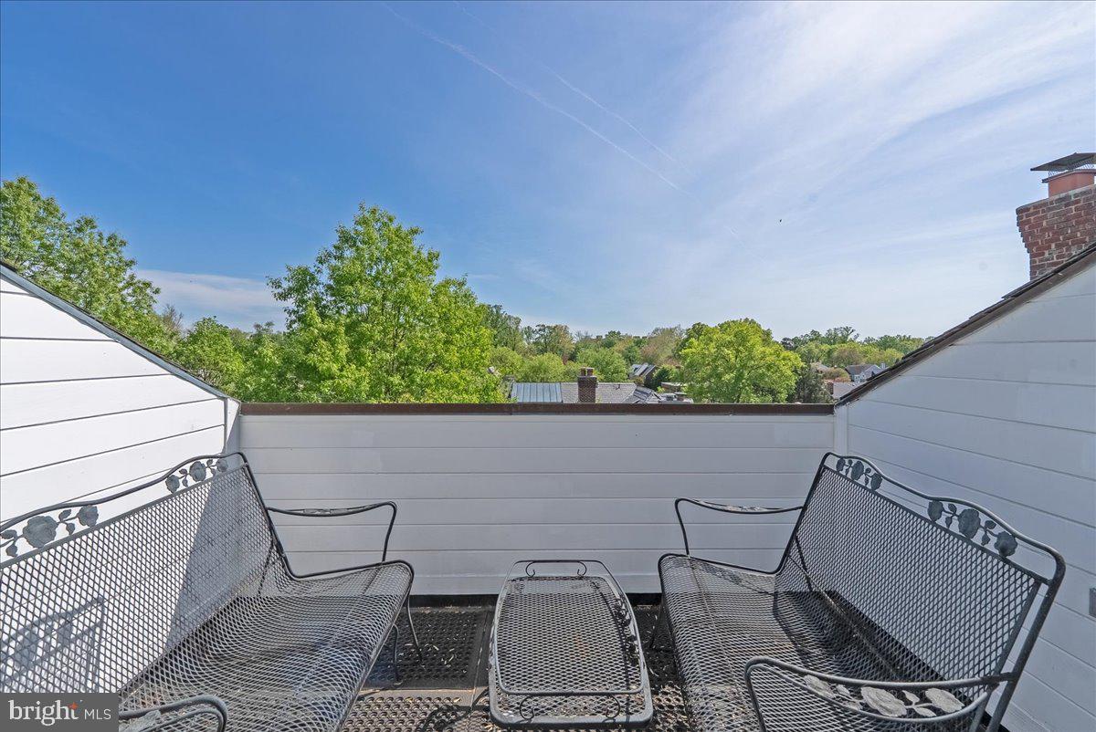 KINGS MANOR SCOTTS - Residential