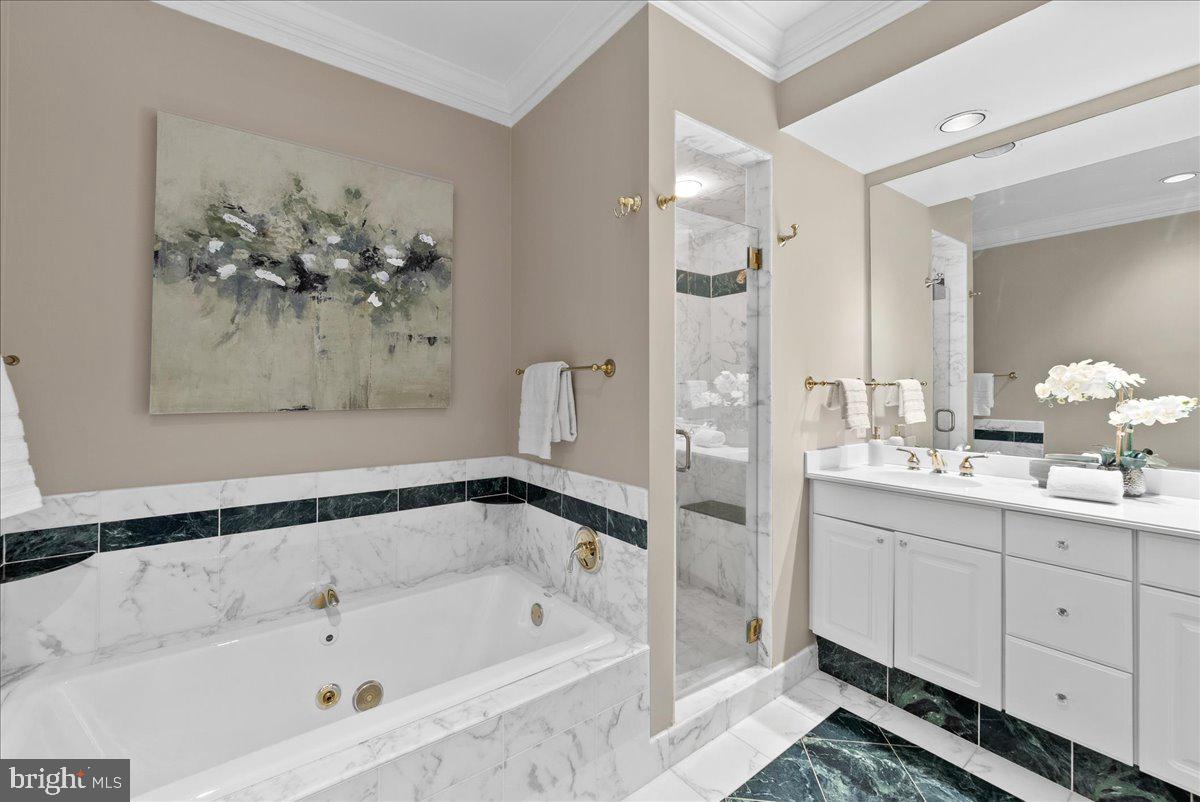 KINGS MANOR SCOTTS - Residential