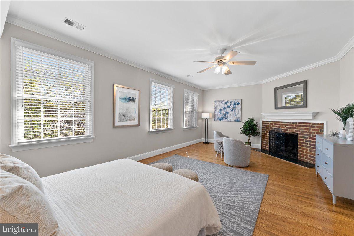 KINGS MANOR SCOTTS - Residential