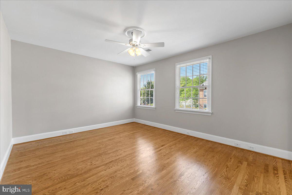 KINGS MANOR SCOTTS - Residential